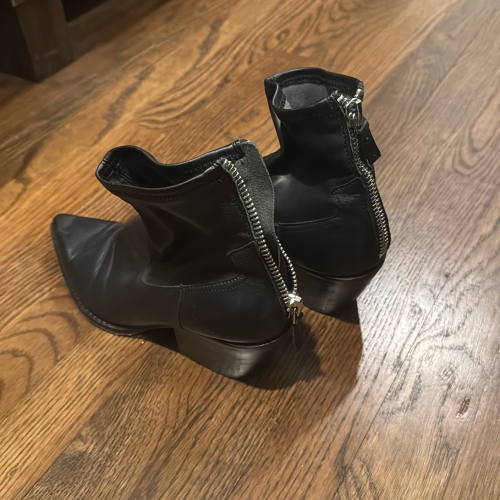 Dolce vita leather pointed  heel ankle boots